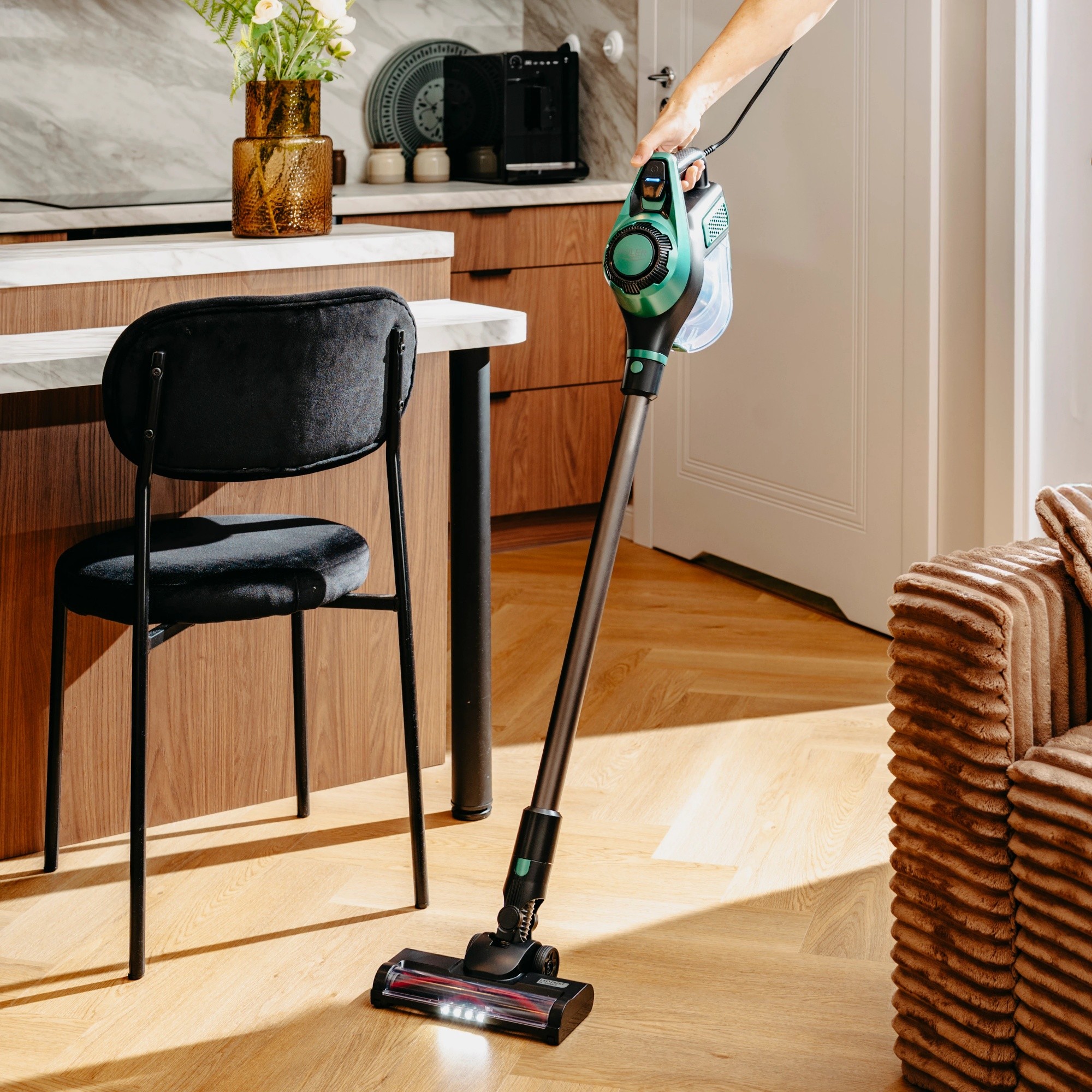 Вертикальный пылесос Adler AD-7083 Green